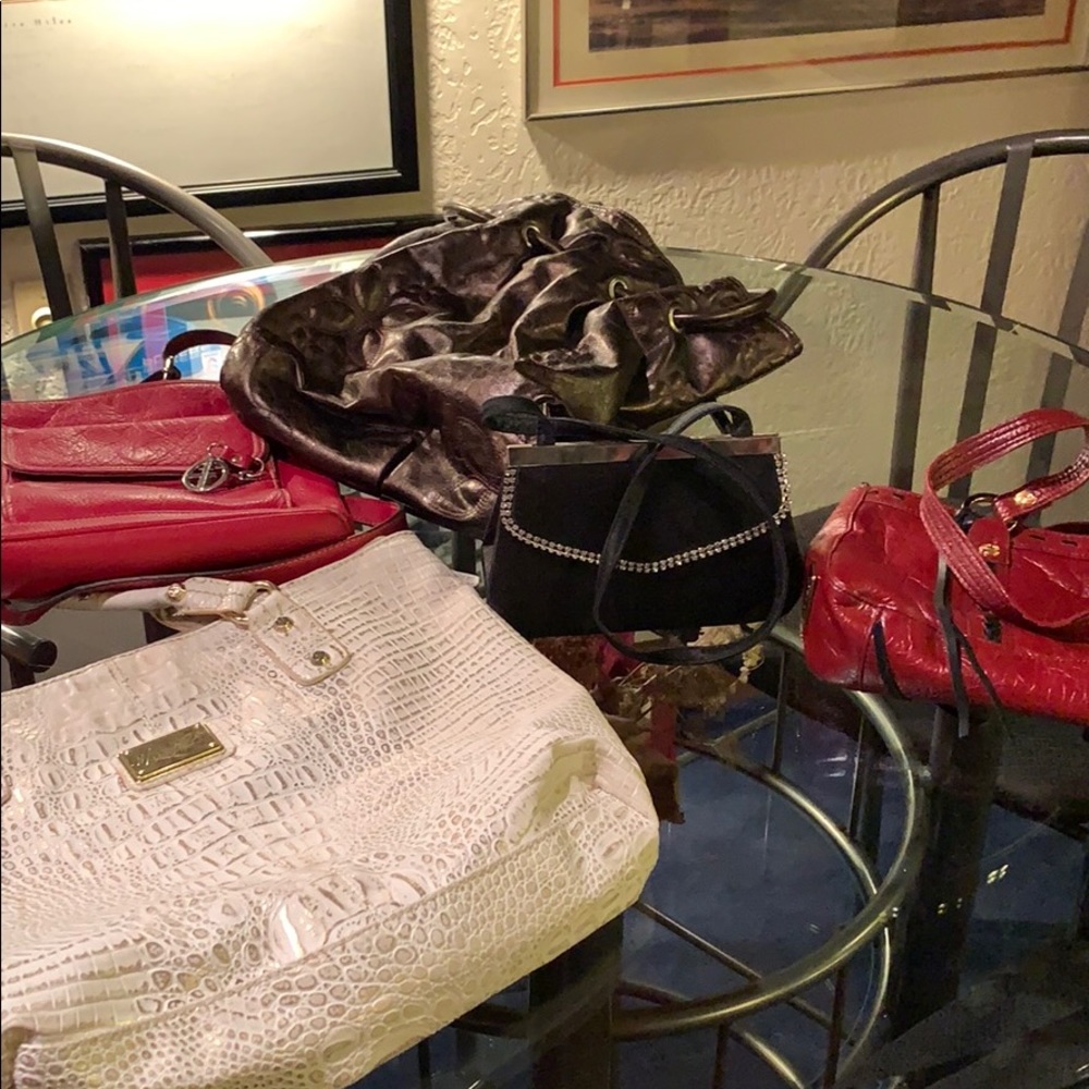 Bundle of 5 purses!!